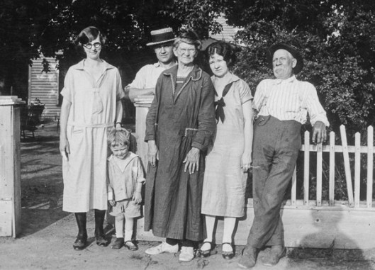 GrandmaAndGrandpaUnreadable-with-BoothDaleWendellAndHazel-2-MBFT-story2